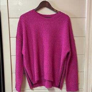 Lisa Todd Pink Stitch Me Crewneck
Sweater Side Zippers Waffle Size L.